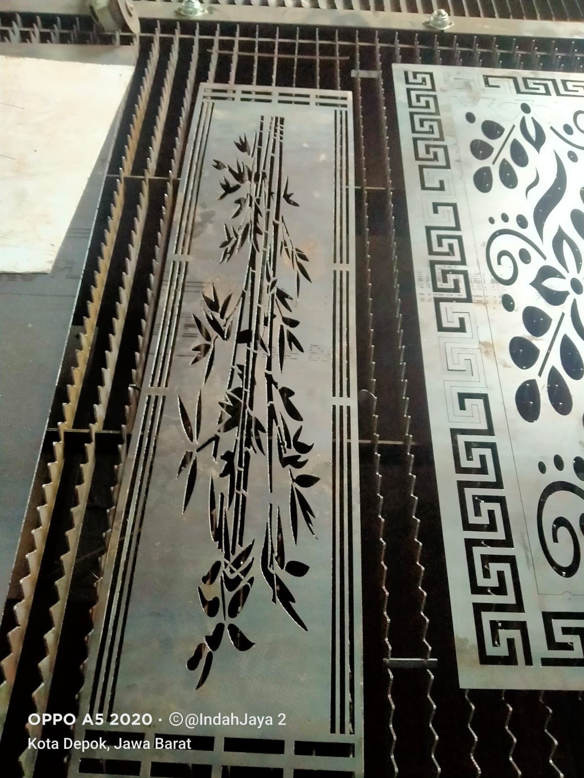 EMILANG KARYA PANGESTU adalah pelaku usaha yang bergerak di bidang jasa laser cutting Beji untuk memenuhi kebutuhan produksi konsumen